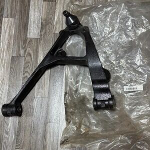 X620381 Front Lower Control Arm Right Side for Chevrolet GMC Black New